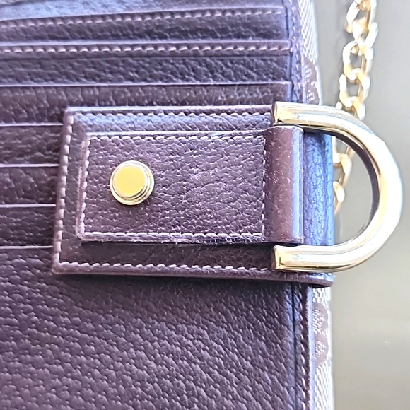 Gucci SOLD wallet with gold. in very very good condition π β€οΈ π π π π - Picture 6 of 17